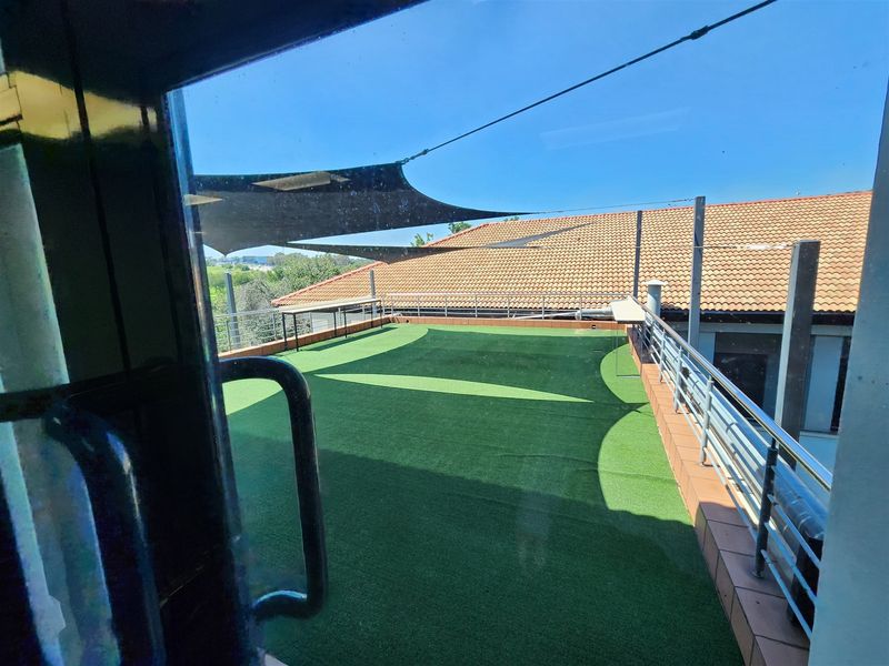 9250.76sqm Offices to let in Sandton - Photo 4