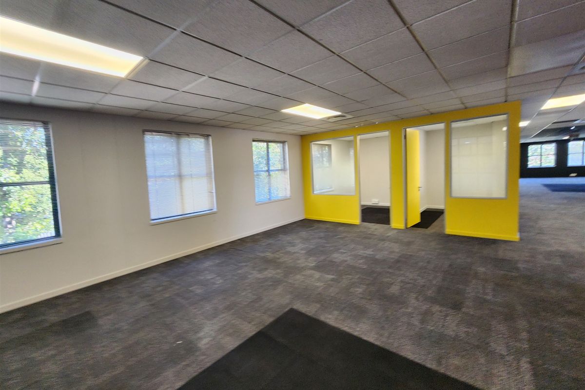 9250.76sqm Offices to let in Sandton - Photo 5