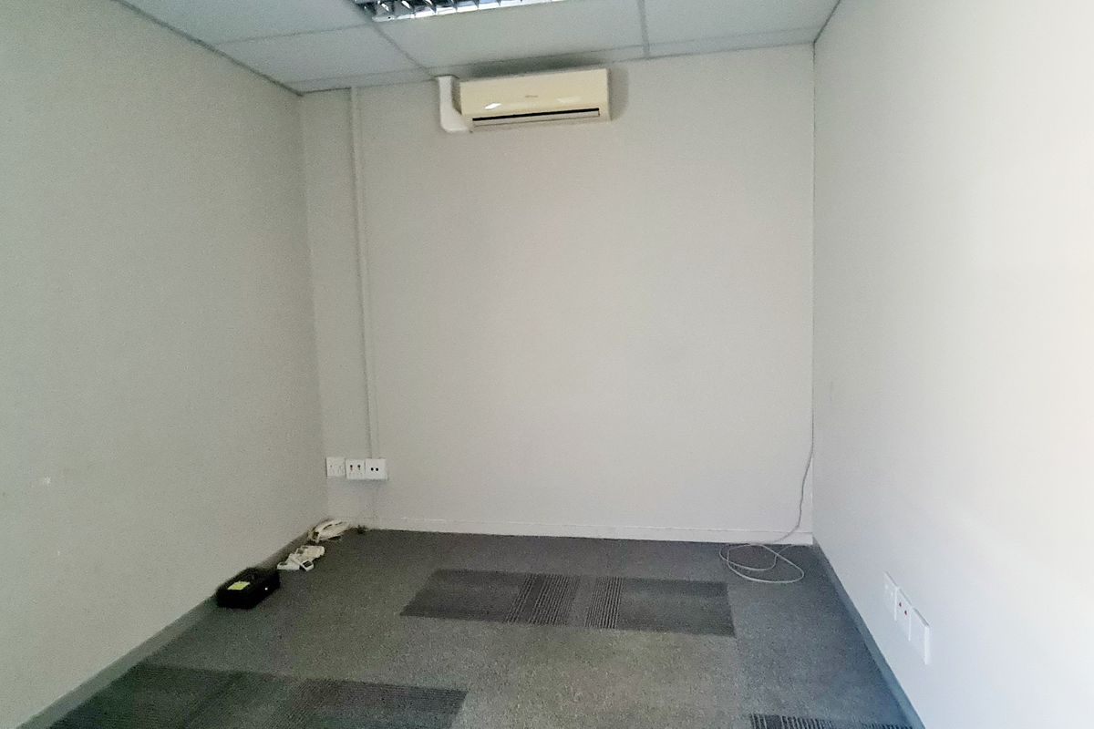 Modern office space to rent in CBD, Louis Trichardt - Photo 4