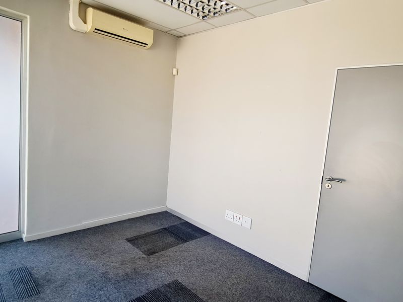 Modern office space to rent in CBD, Louis Trichardt - Photo 3