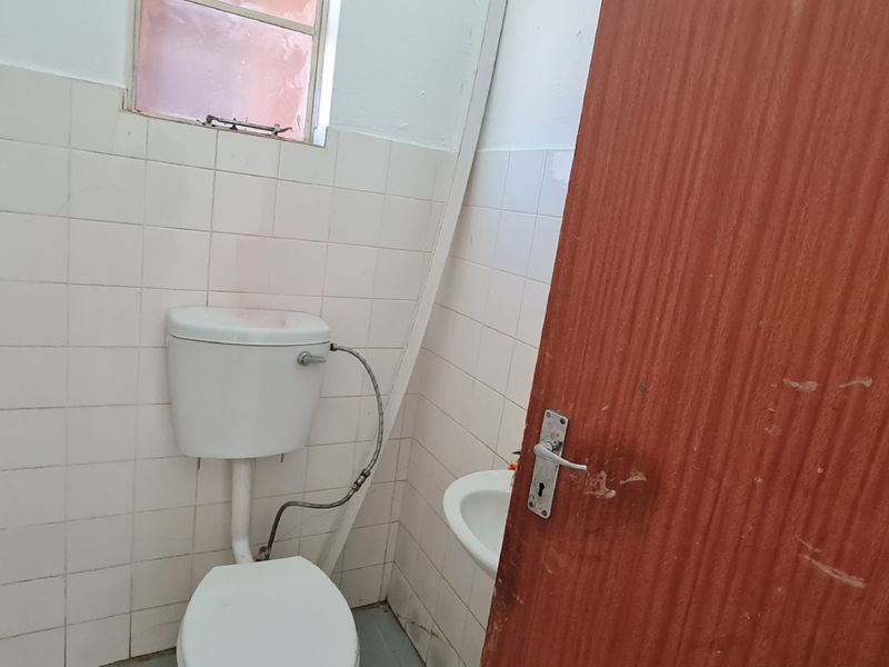 Open plan Office to rent in CBD, Louis Trichardt - Photo 4