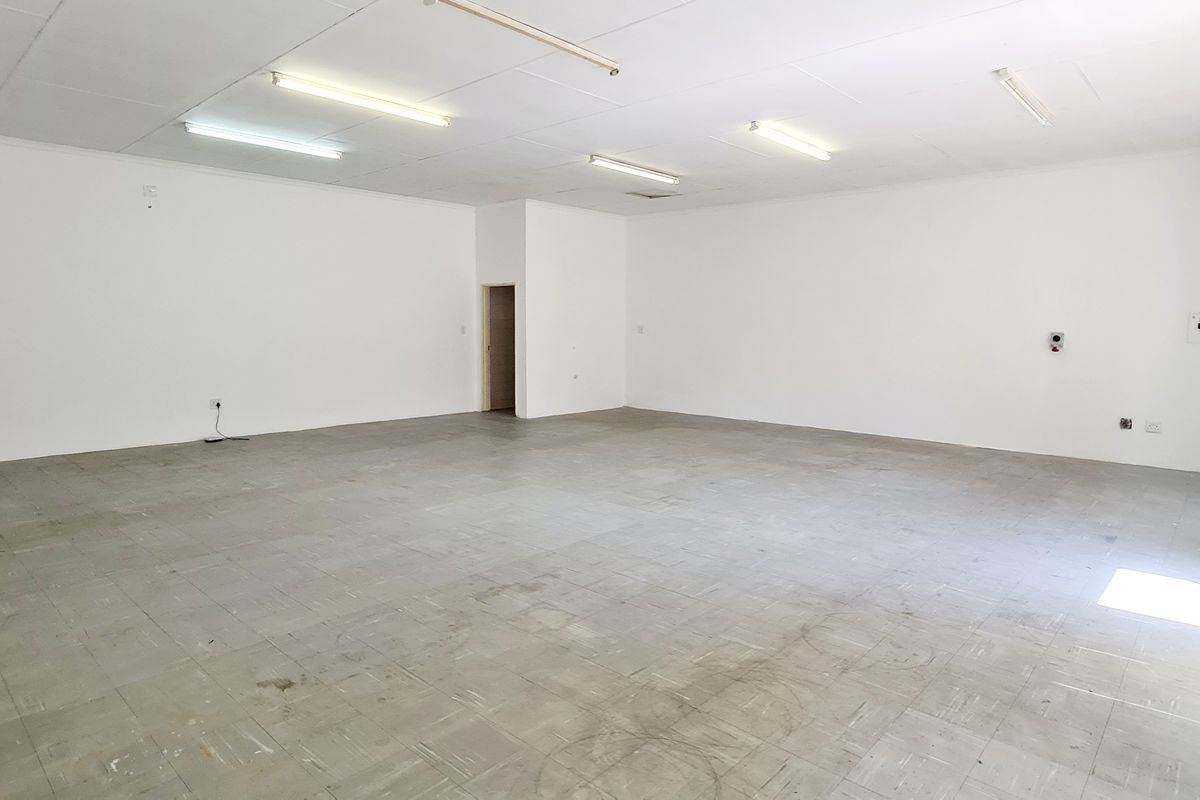 Open plan Office to rent in CBD, Louis Trichardt - Photo 2