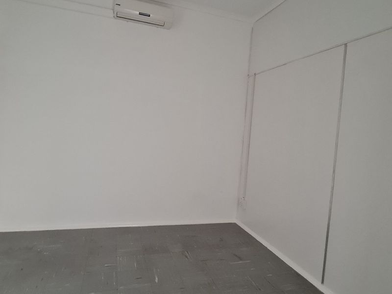 Spacious office to rent in CBD, Louis Trichardt - Photo 5