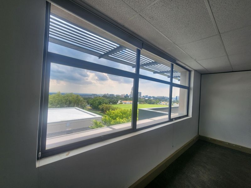 166 sqmOffices to let Sandhurst - Photo 10