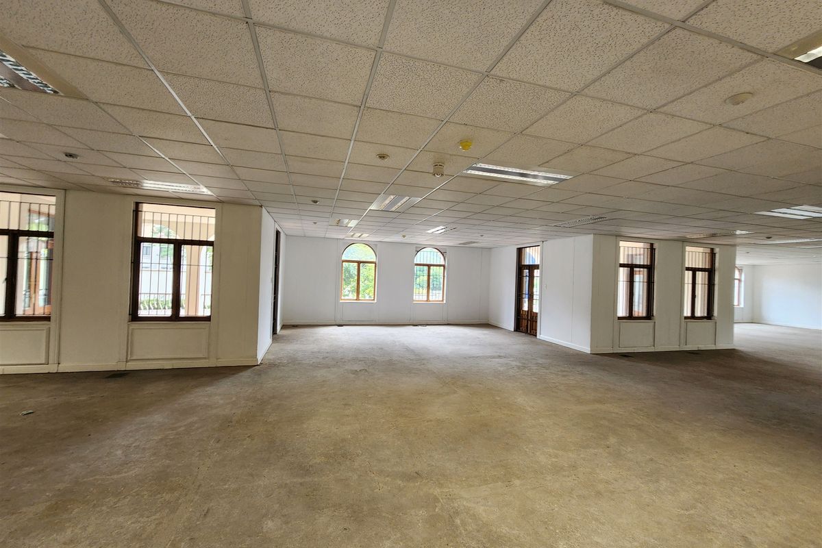 3730sqm Stand Alone Building to Let in Sandton - Photo 3