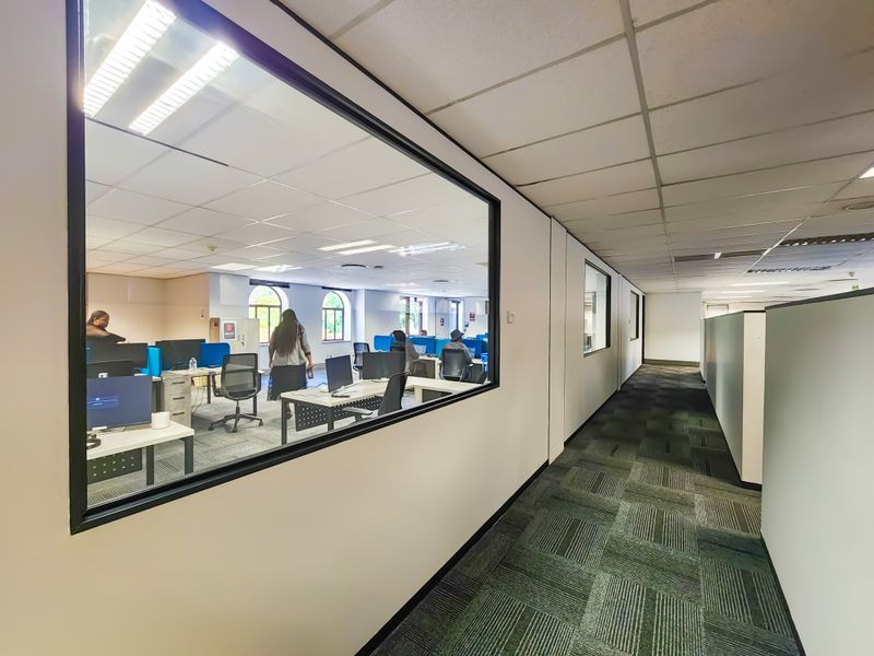 742m2 Open Plan Office to Let in The Pivot - Photo 9