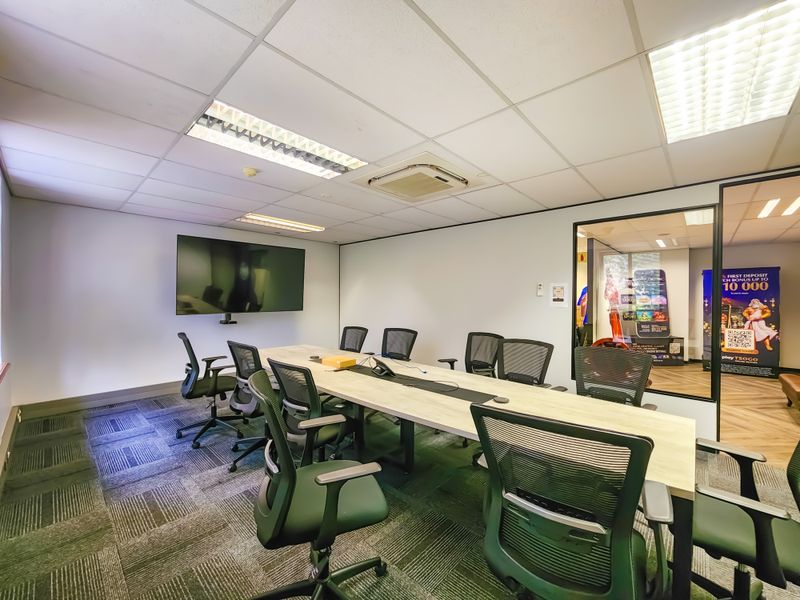 742m2 Open Plan Office to Let in The Pivot - Photo 7