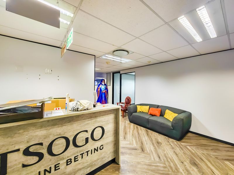 742m2 Open Plan Office to Let in The Pivot - Photo 5