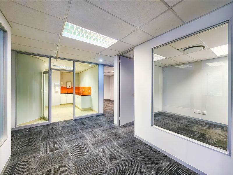 299m2 Fitted Office to Let in The Pivot - Photo 8