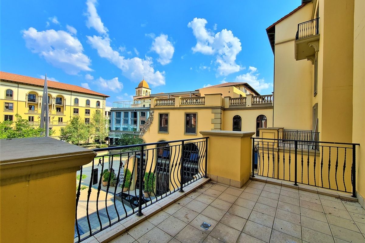 299m2 Fitted Office to Let in The Pivot - Photo 2