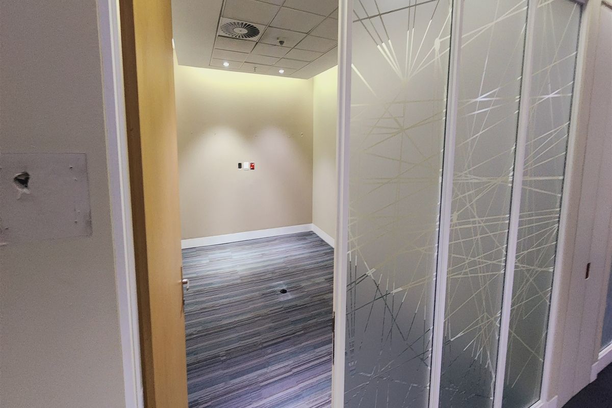 1420.78sqm Office space to let in Sandton - Photo 4