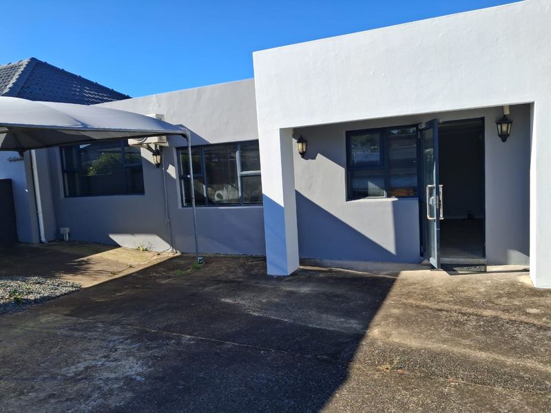 Office space to rent in Beacon Bay - Photo 1
