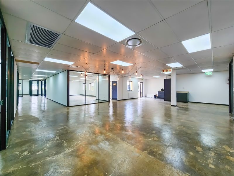 470m2 Office to Let in Clearwater Office Park - Photo 4