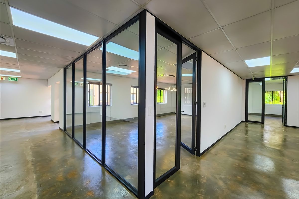 470m2 Office to Let in Clearwater Office Park - Photo 2