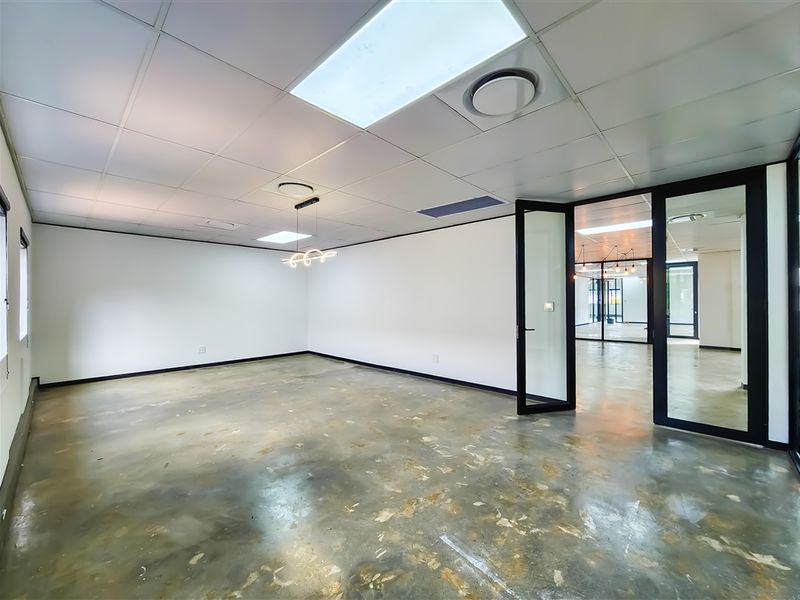 470m2 Office to Let in Clearwater Office Park - Photo 3