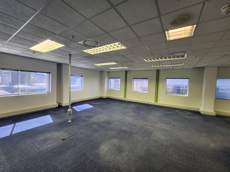 1061sqm Offices to let in Rosebank - Photo 7