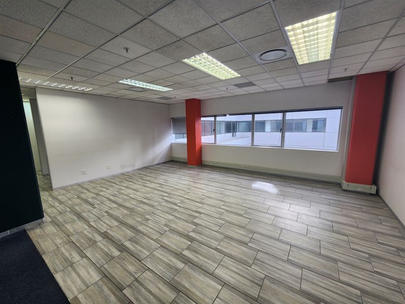1061sqm Offices to let in Rosebank - Photo 6