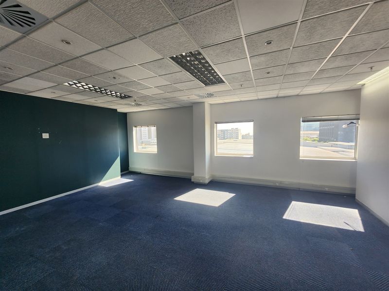 1061sqm Offices to let in Rosebank - Photo 4