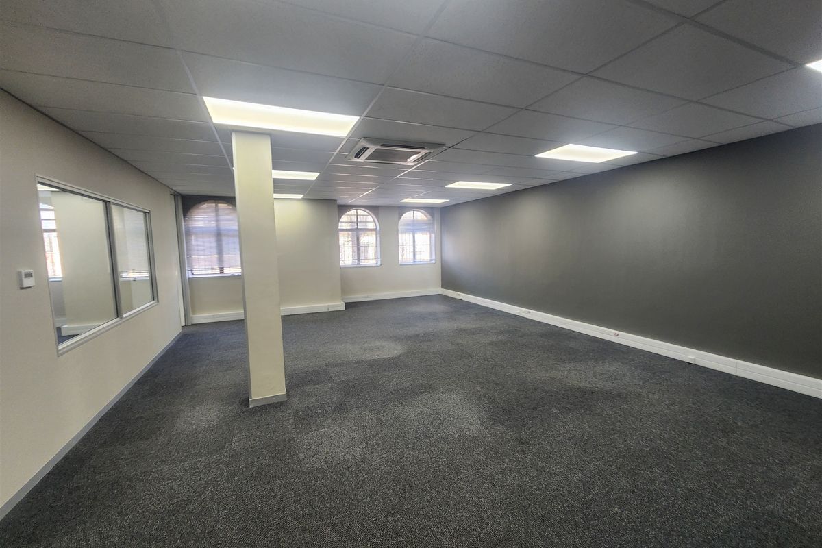 485sqm Offices to let in Sandown, Sandtown - Photo 3