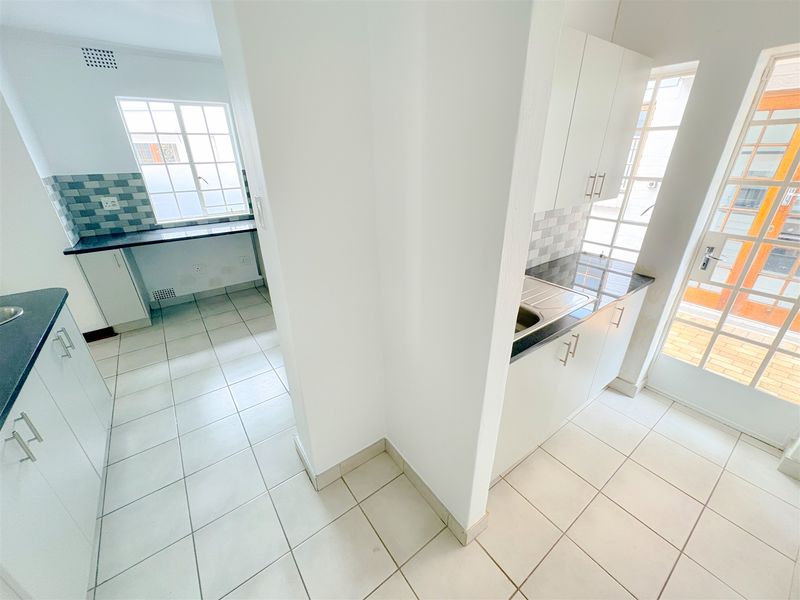 Mixed use space to let - Photo 5