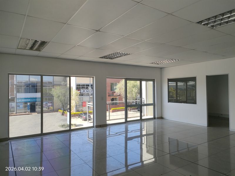 797m2  Warehouse  - TO LEASE - Photo 8