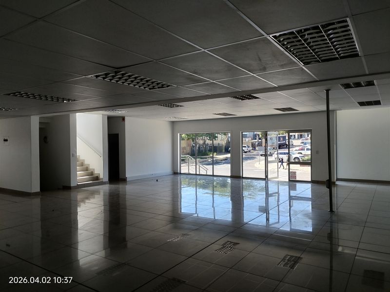 797m2  Warehouse  - TO LEASE - Photo 6