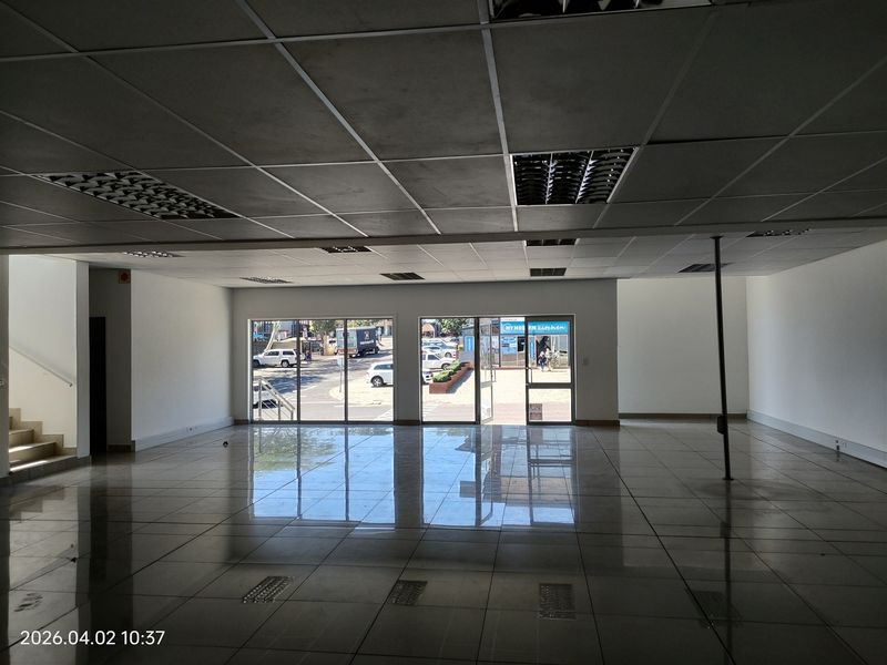 797m2  Warehouse  - TO LEASE - Photo 5