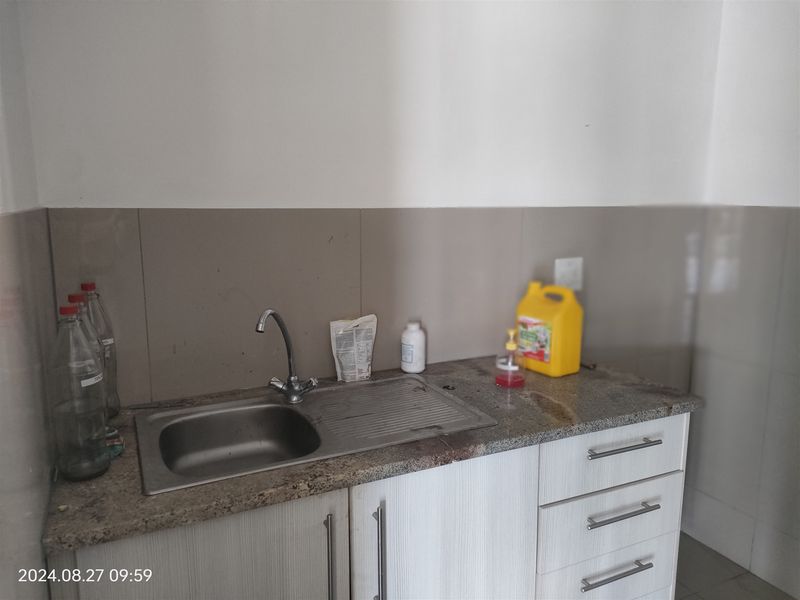 947m2  Warehouse  - For Sale or To Lease - Photo 10