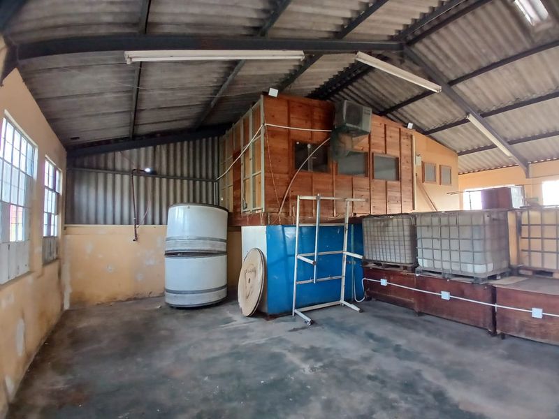 Excellent Industrial warehouse Opportunity! - Photo 10