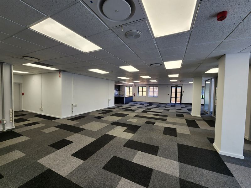 1681.6sqm Offices to let in Sandton - Photo 3