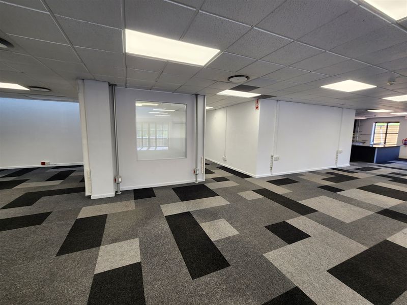 1681.6sqm Offices to let in Sandton - Photo 4