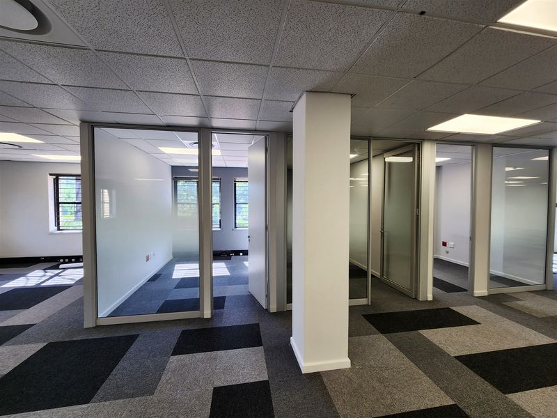 1681.6sqm Offices to let in Sandton - Photo 5