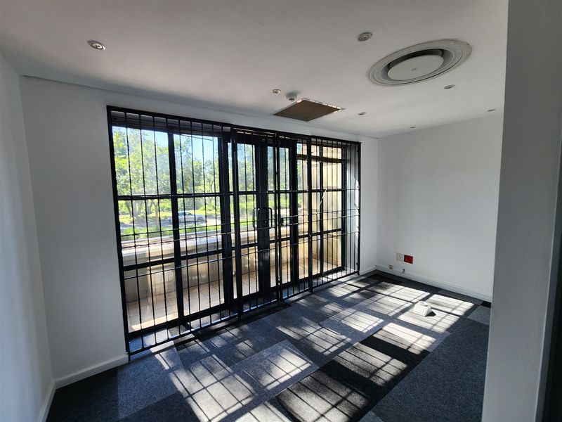 1681.6sqm Offices to let in Sandton - Photo 9