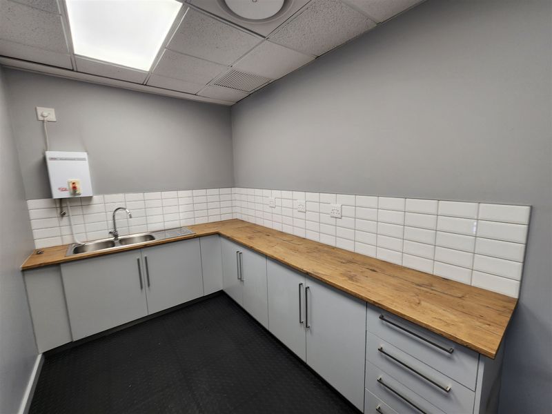 1681.6sqm Offices to let in Sandton - Photo 10