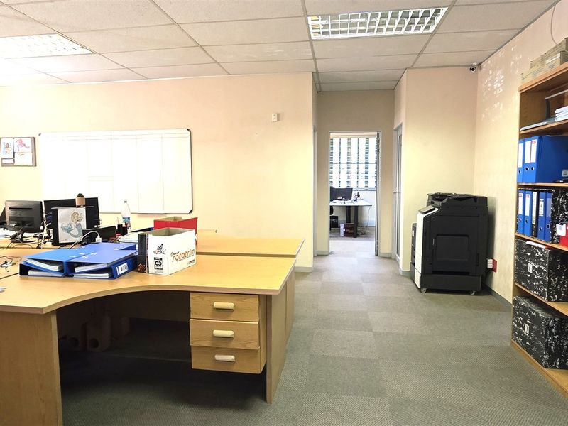 Office space to let in La Rocca Office Park - Photo 7