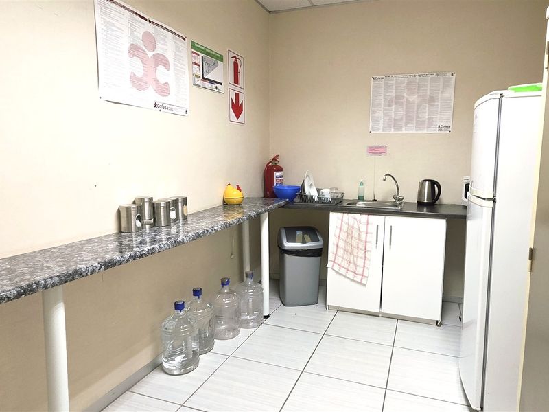 Office space to let in La Rocca Office Park - Photo 9