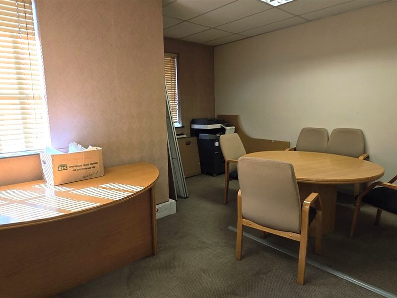 Office space to let in La Rocca Office Park - Photo 8