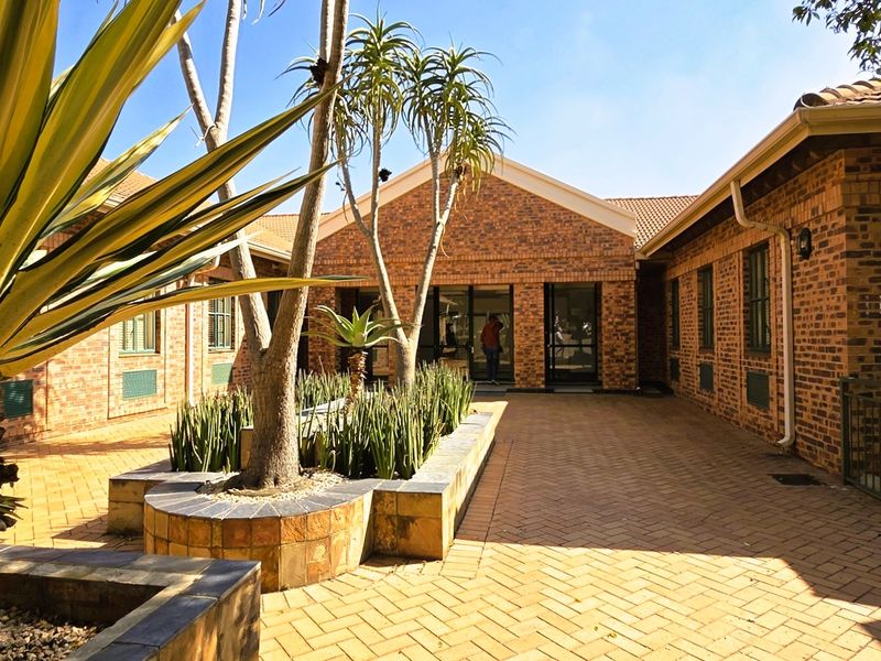 Office space to let in La Rocca Office Park - Photo 2