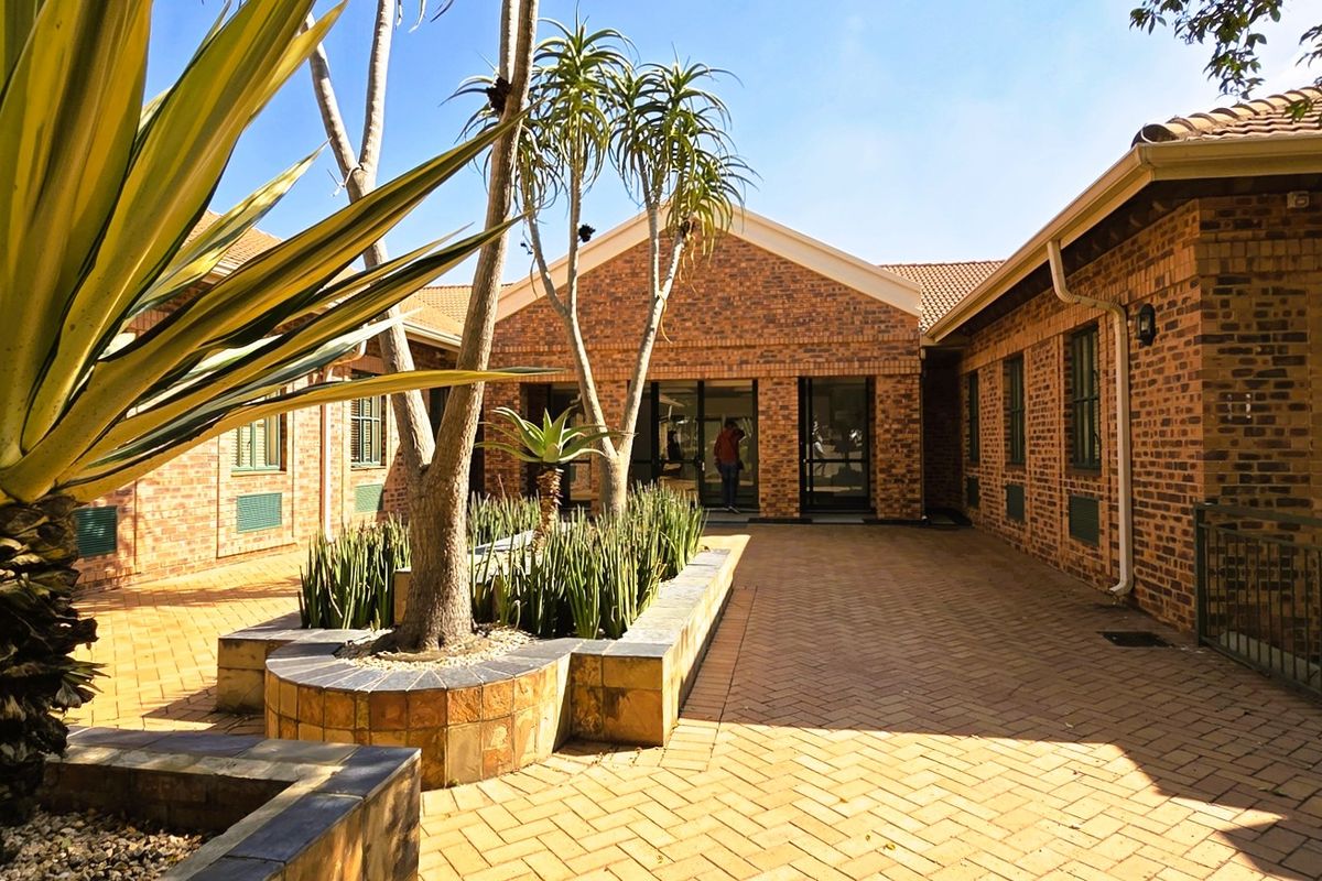 Office space to let in La Rocca Office Park - Photo 2