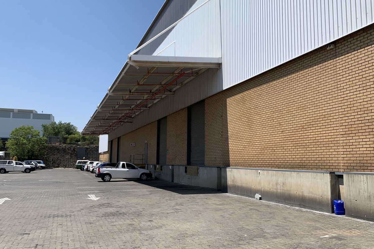 Warehouse to let in Gosforth Park - Photo 4