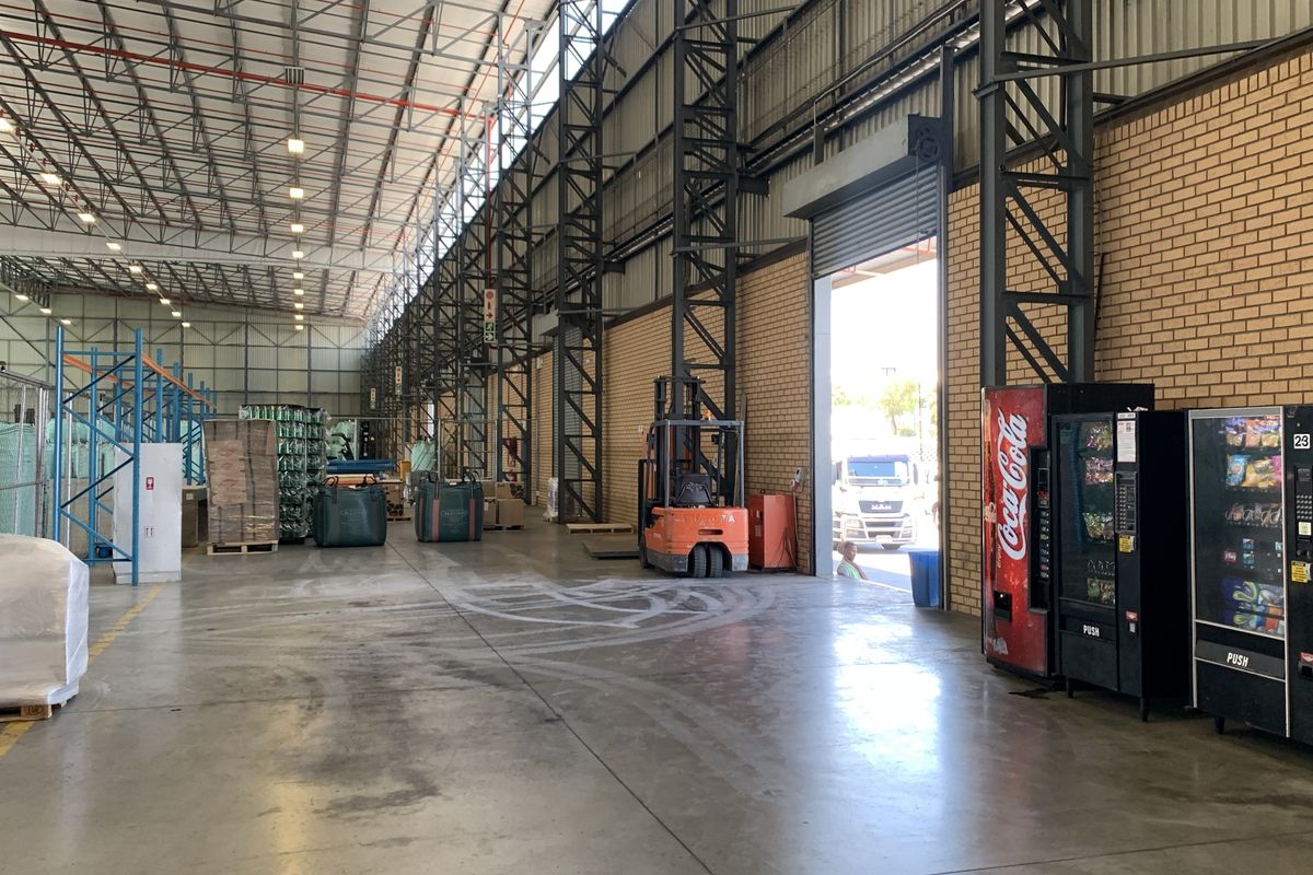 Warehouse to let in Gosforth Park - Photo 5