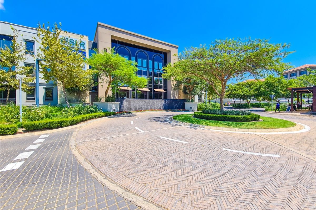 483m2 Open Plan Office to Let in Fourways - Photo 4