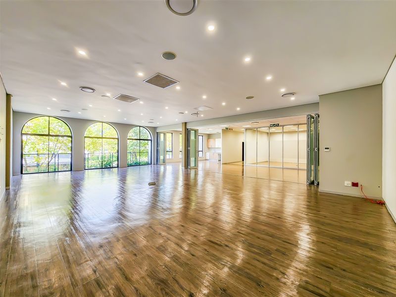 483m2 Open Plan Office to Let in Fourways - Photo 10
