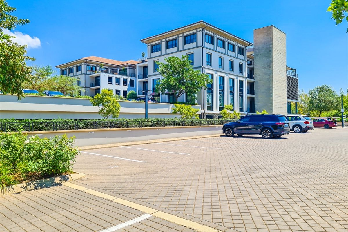 483m2 Open Plan Office to Let in Fourways - Photo 2