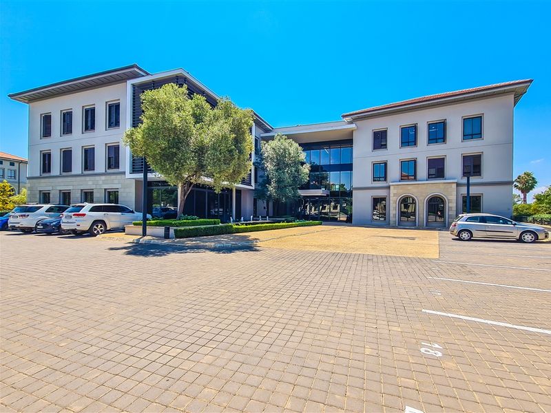 483m2 Open Plan Office to Let in Fourways - Photo 3