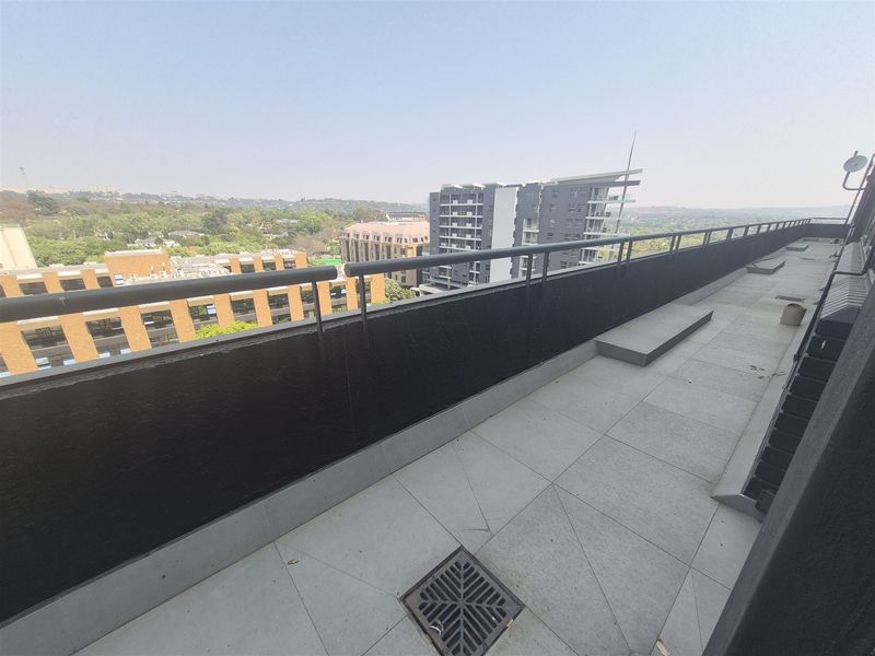 208sqm Offices to let in Rosebank, Johannesburg - Photo 8