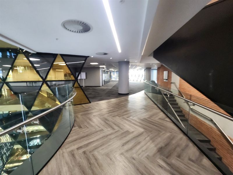 3 064.30sqm Offices to let in Sandton - Photo 6