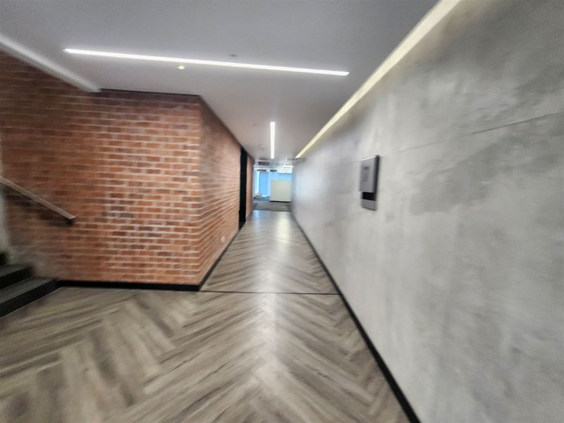 3 064.30sqm Offices to let in Sandton - Photo 5