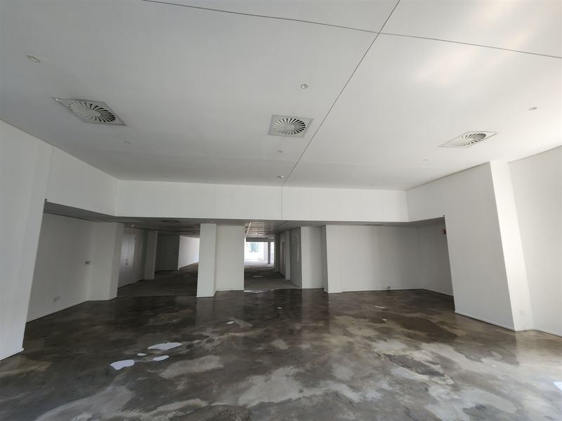 450sqm Office space to let in Sandhurst, Sandton - Photo 8
