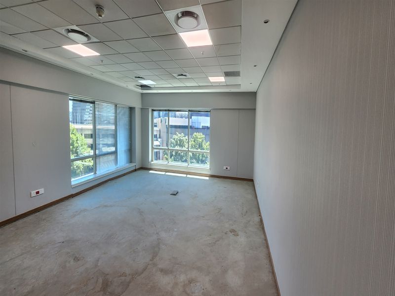 947.3sqm Offices to let in Sandton - Photo 8